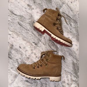 Toms Suede Tan Brown Lug Sole Lace Up Hiking Boots- size 6.5